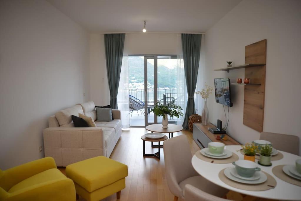 Апартаменты Design Flat With Impressive Boka Bay View Котор Экстерьер фото